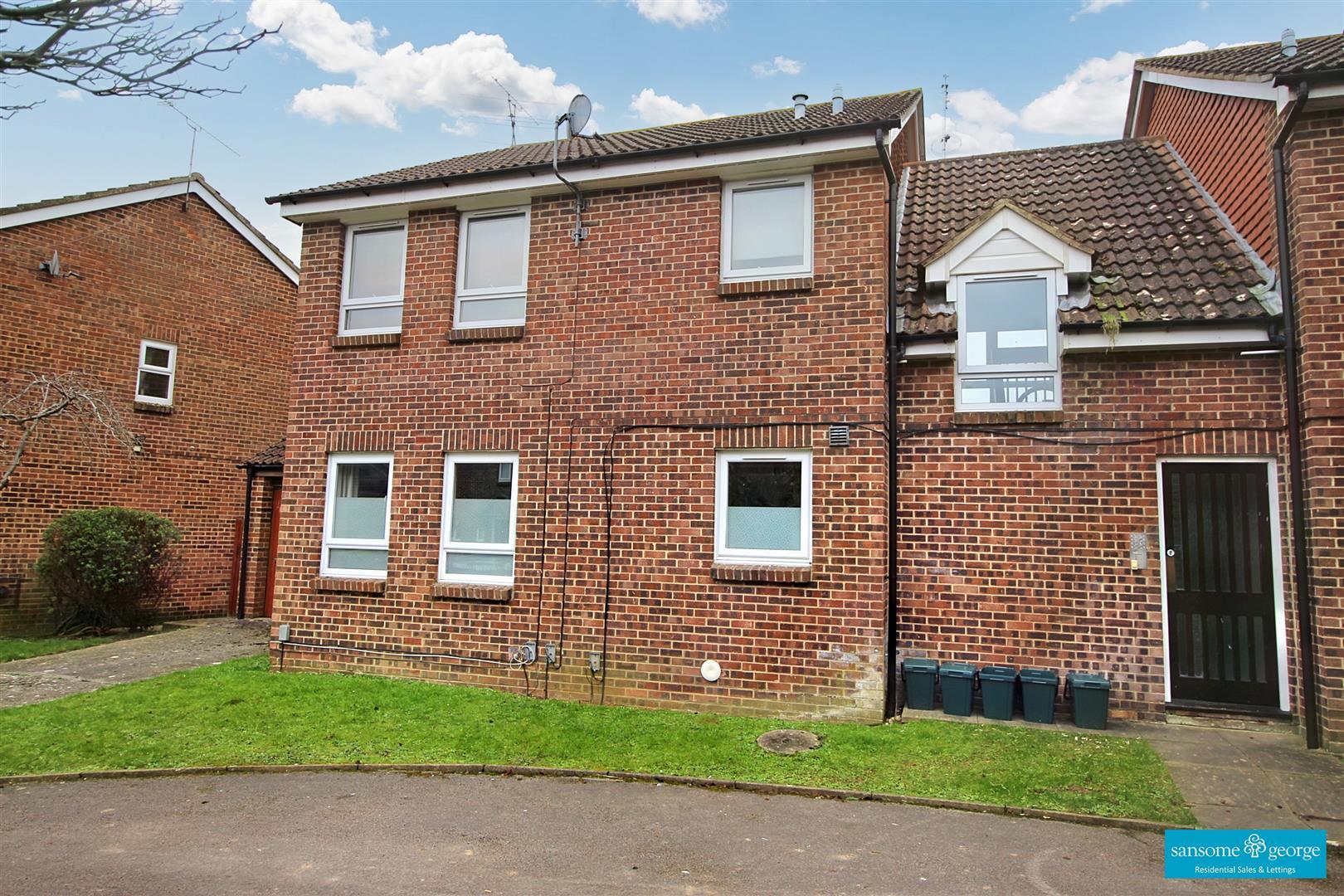 1 bed property in Wyre Court, Reading